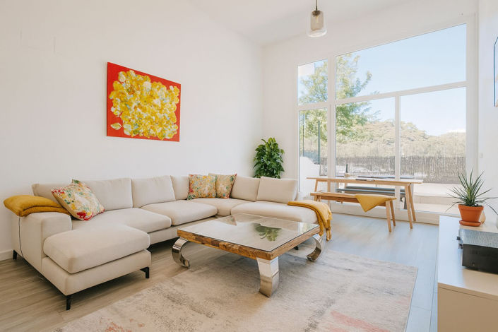 Image No.12-3 Bed Property for sale