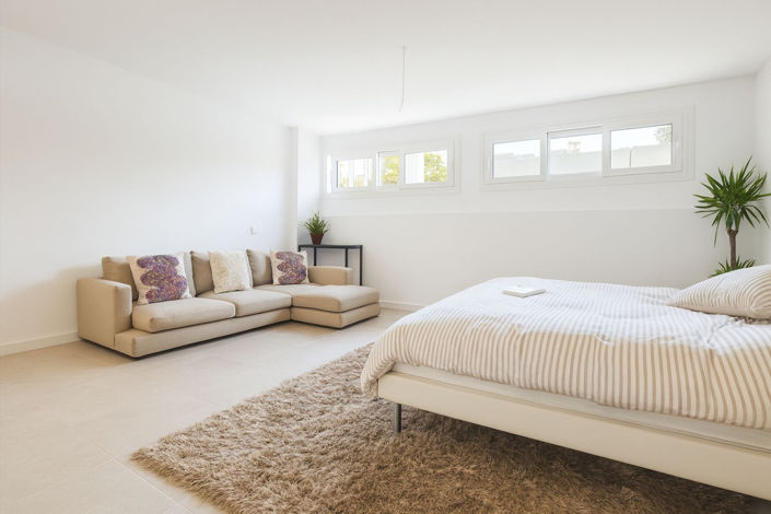 Image No.13-3 Bed Property for sale