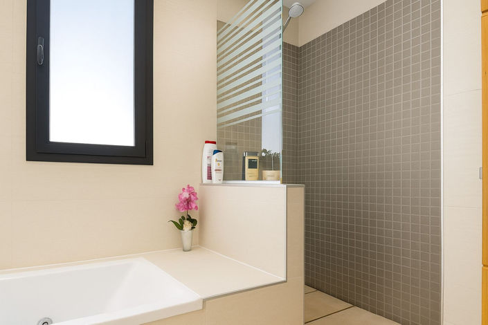 Image No.20-3 Bed Property for sale