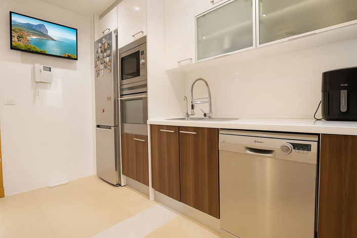 Image No.6-3 Bed Property for sale