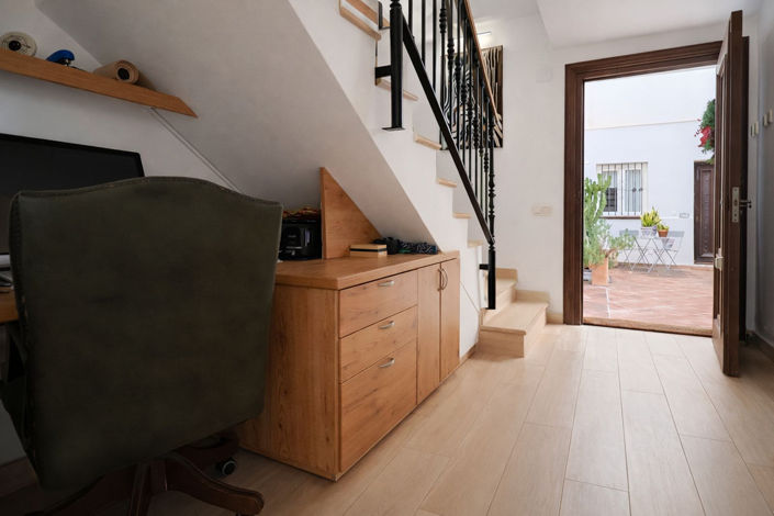 Image No.12-3 Bed Property for sale