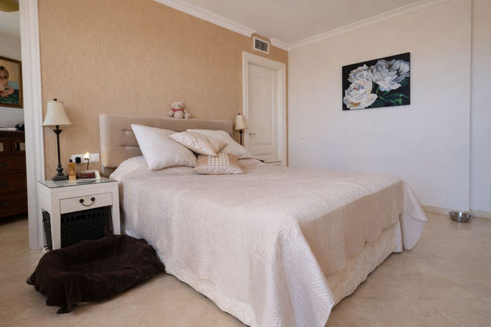 Image No.20-3 Bed Property for sale