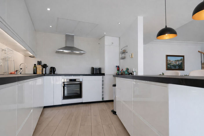 Image No.4-3 Bed Property for sale