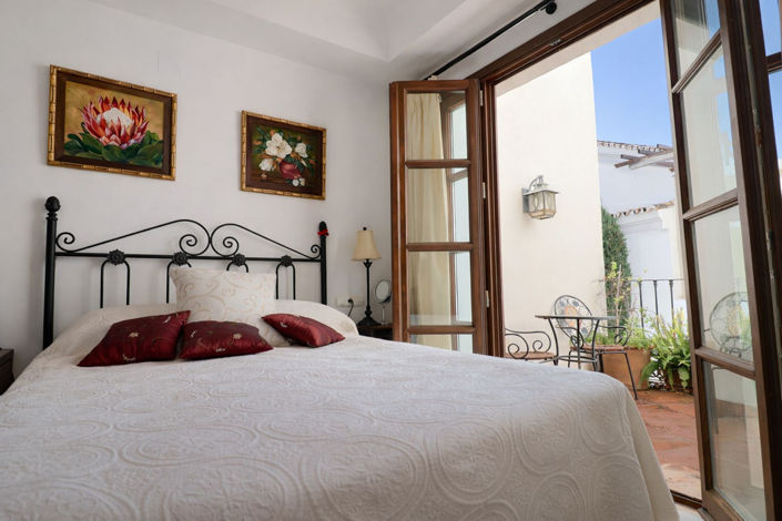 Image No.6-3 Bed Property for sale