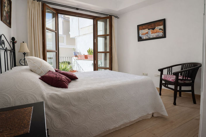 Image No.7-3 Bed Property for sale