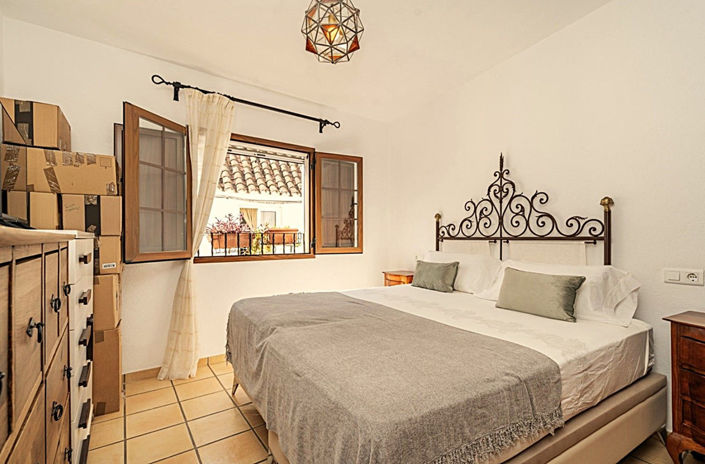 Image No.2-2 Bed Property for sale