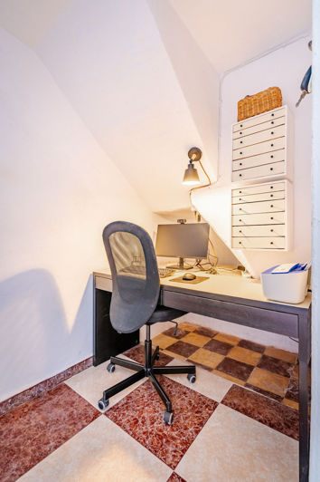 Image No.11-2 Bed Property for sale