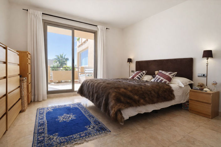 Image No.12-2 Bed Property for sale