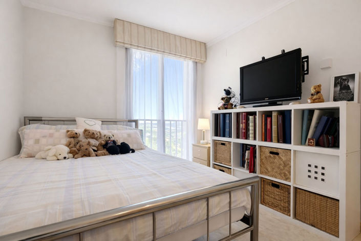 Image No.15-2 Bed Property for sale