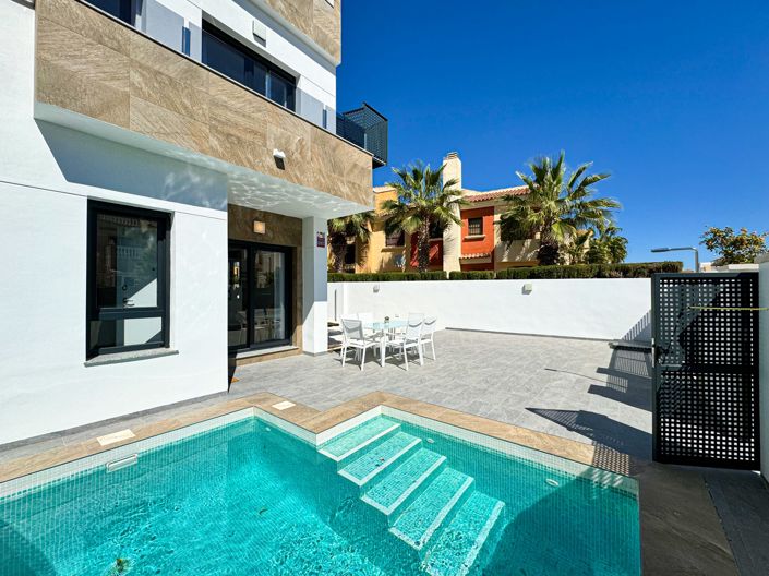 Image No.1-3 Bed Villa for sale