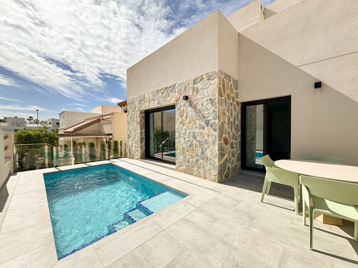 Image No.1-3 Bed Villa for sale