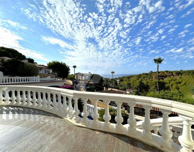 Image No.1-4 Bed Villa for sale