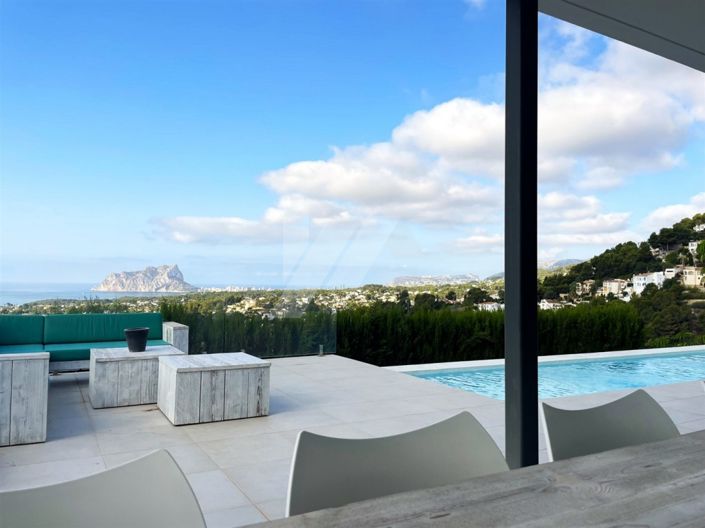 Image No.1-4 Bed Villa for sale