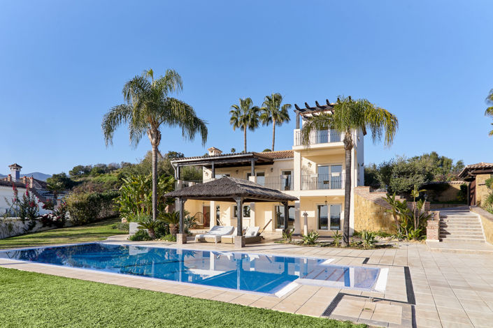 Image No.1-Villa de 4 chambres à vendre à Estepona