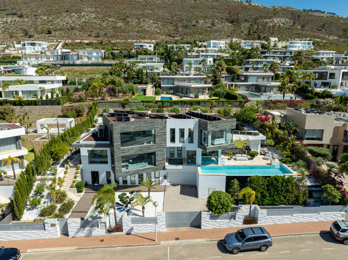 Image No.1-5 Bed Villa for sale