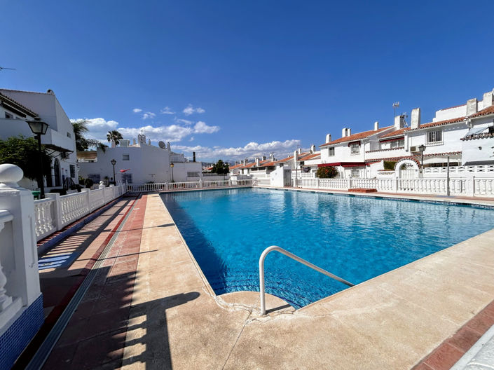 Image No.1-4 Bed Townhouse for sale