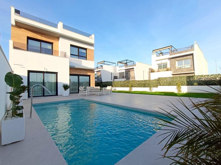 Image No.1-3 Bed Townhouse for sale