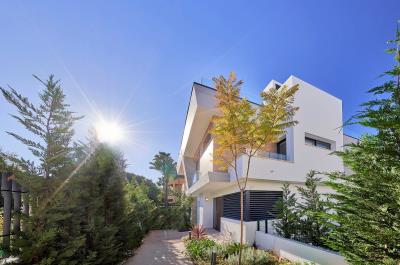 02-Exterior