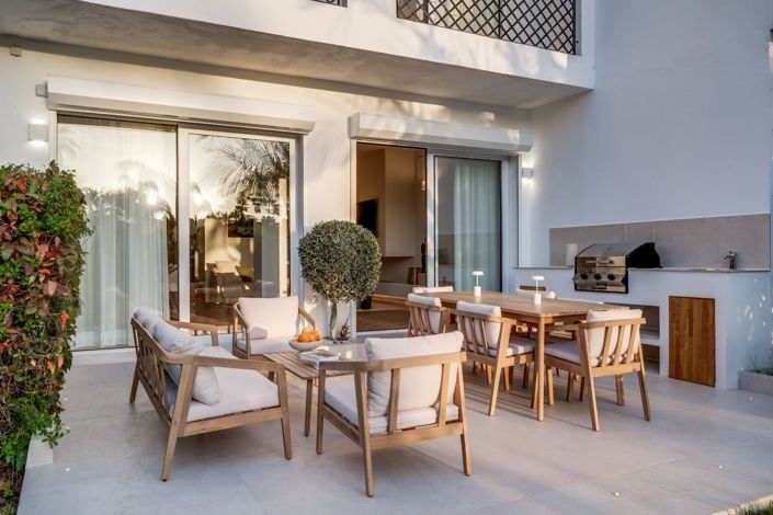 Image No.1-4 Bed Townhouse for sale