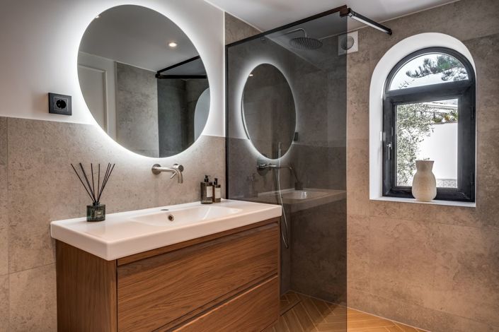 Image No.12-4 Bed Townhouse for sale