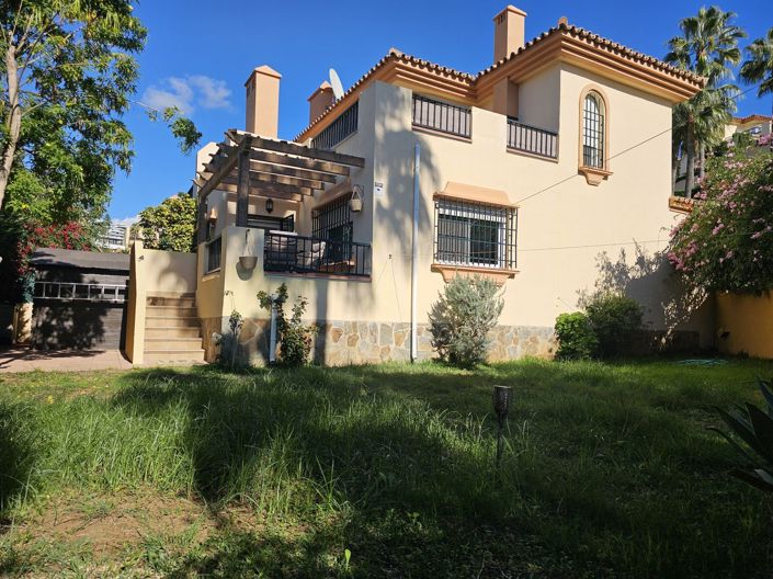 Image No.1-3 Bed House for sale