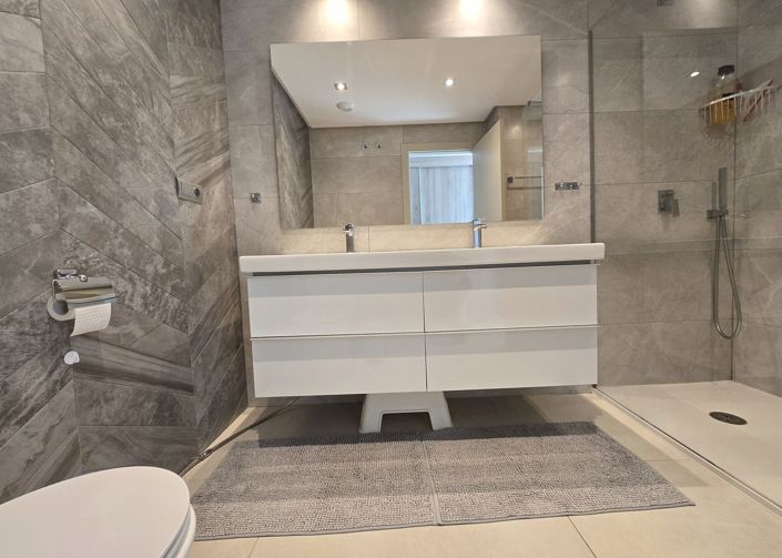 Image No.8-3 Bed Apartment for sale