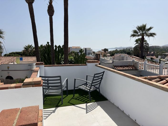 Image No.1-2 Bed House for sale
