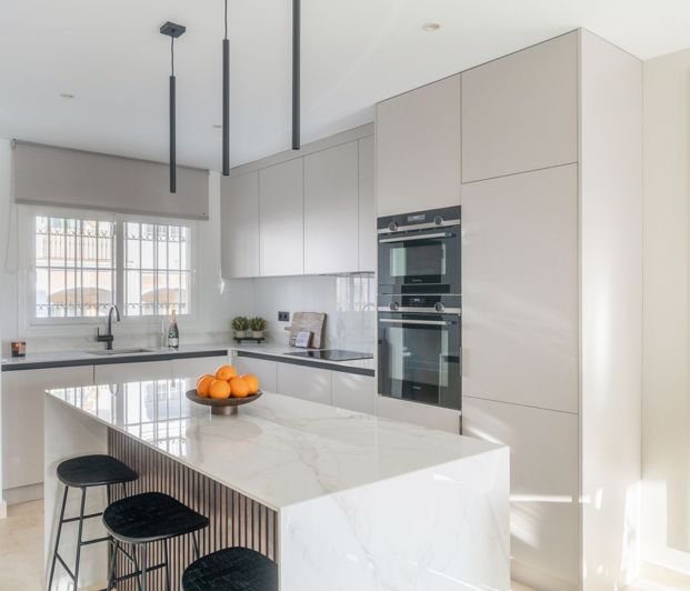 Image No.9-2 Bed Townhouse for sale