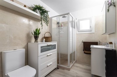 12-9d2414e6554ff283a7dbb3894364f2bd