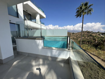 7-aa4cc561180b369757c0bb4af9886cd3