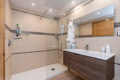 11-4d8aa6e612c0d8ce985b634e45aeea7a