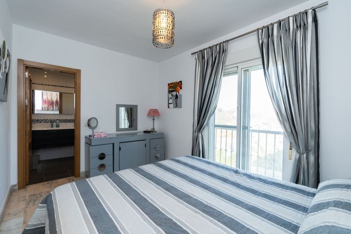 Image No.13-3 Bed Apartment for sale