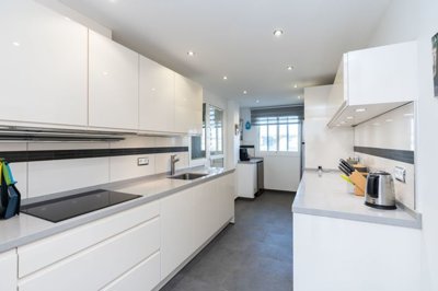 4-498bdfab4a7fcf25df40c2176acd63a0