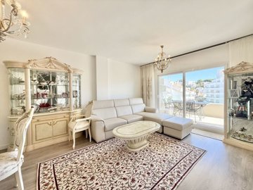 11-4d8aa6e612c0d8ce985b634e45aeea7a