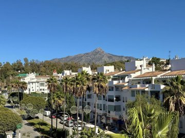 4-498bdfab4a7fcf25df40c2176acd63a0