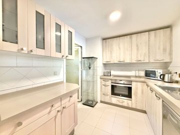 12-9d2414e6554ff283a7dbb3894364f2bd