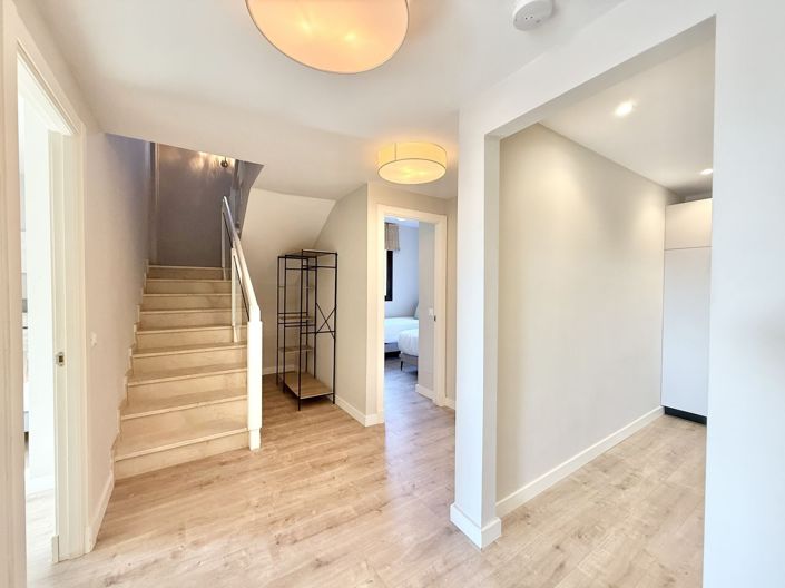 Image No.10-3 Bed Apartment for sale