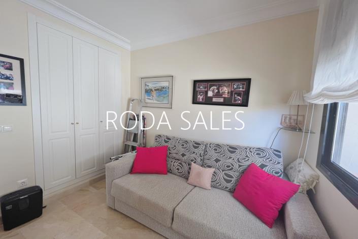 Image No.9-3 Bed Apartment for sale