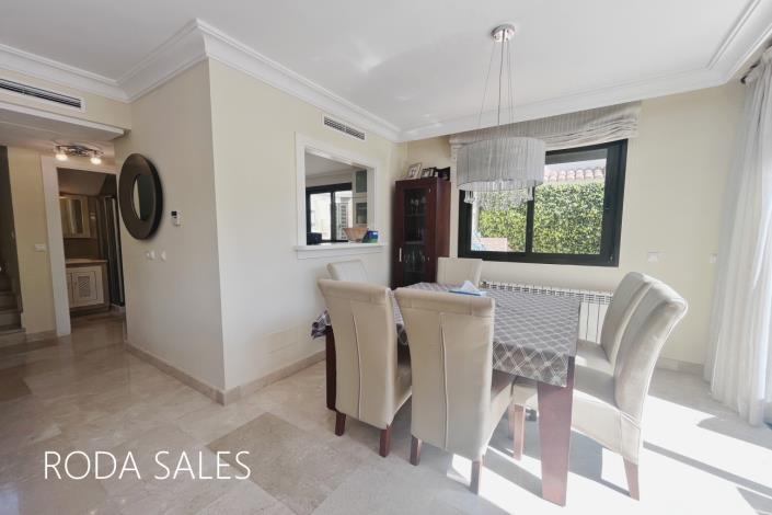 Image No.8-3 Bed Villa / Detached for sale