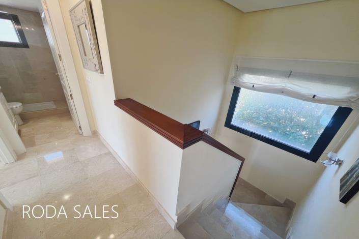 Image No.15-3 Bed Villa / Detached for sale