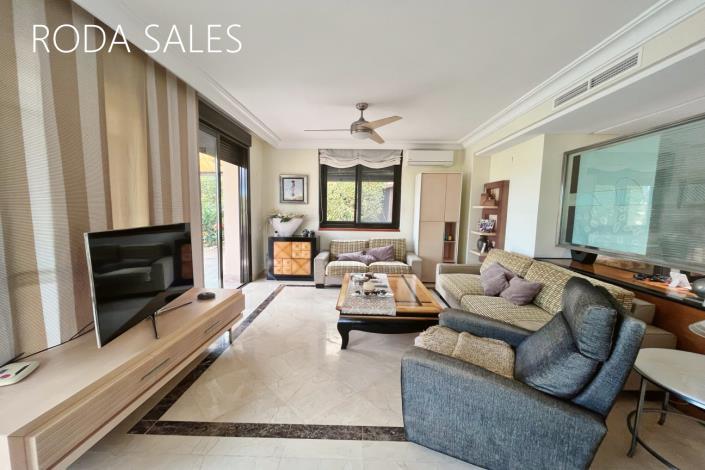 Image No.13-3 Bed Villa / Detached for sale