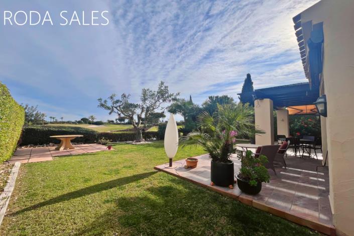 Image No.41-3 Bed Villa / Detached for sale