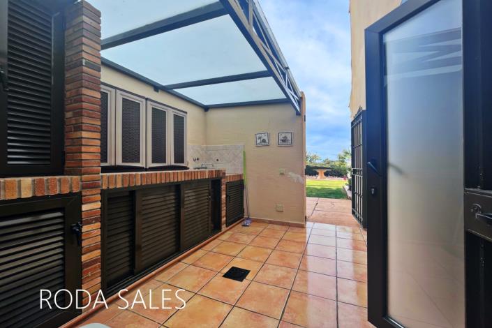 Image No.10-3 Bed Villa / Detached for sale