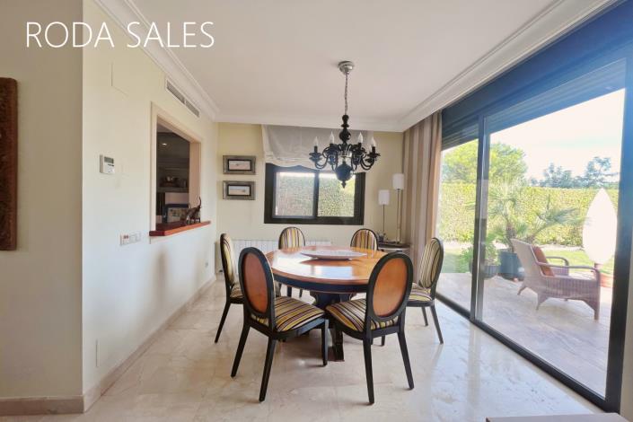 Image No.11-3 Bed Villa / Detached for sale