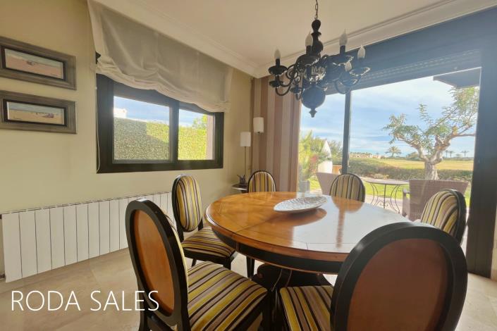 Image No.12-3 Bed Villa / Detached for sale