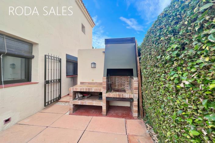 Image No.37-3 Bed Villa / Detached for sale