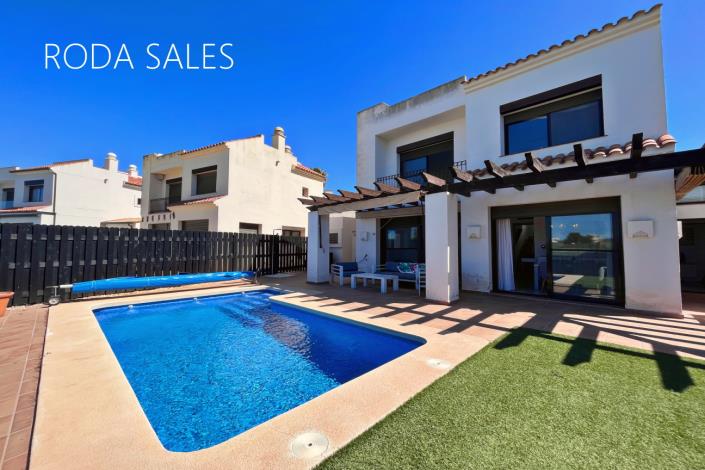 Image No.1-3 Bed Villa / Detached for sale