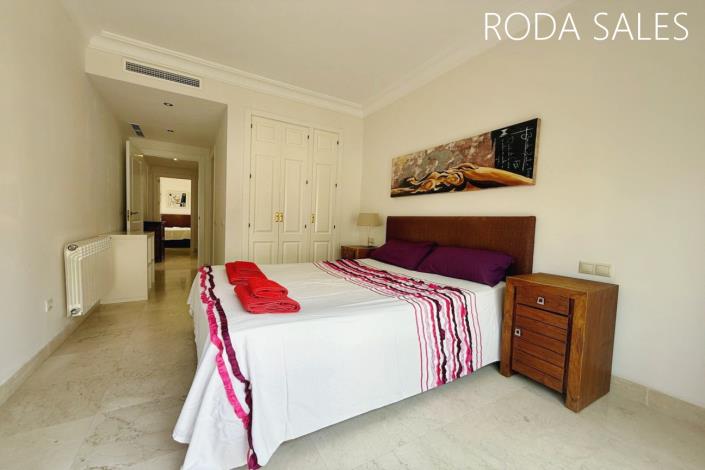 Image No.18-3 Bed Apartment for sale