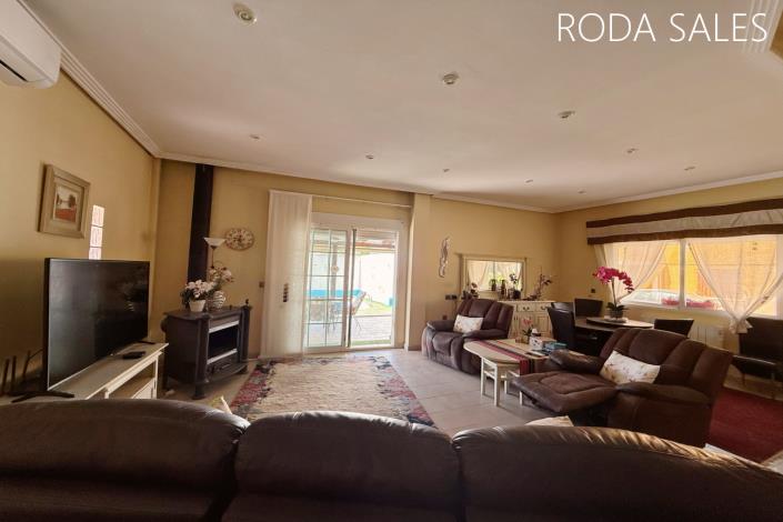 Image No.9-3 Bed Semi-Detached for sale