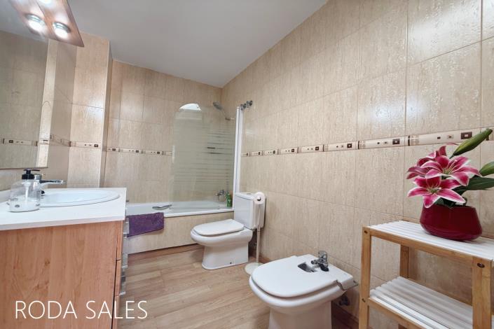 Image No.16-3 Bed Semi-Detached for sale